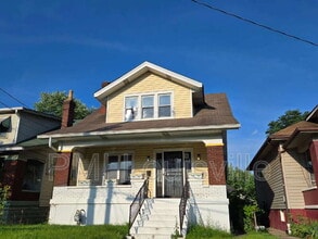 Building Photo - 607 N 39th St