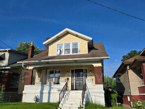 Building Photo - 607 N 39th St