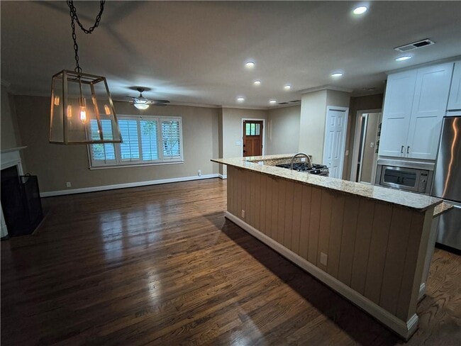 Building Photo - 2221 Melante Dr NE