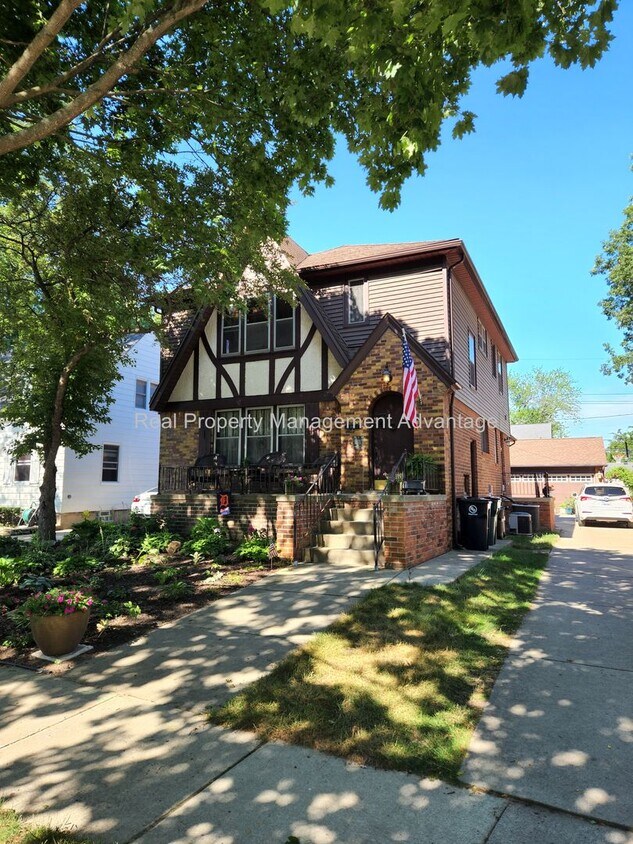 911 Oakridge Ave Unit 911 Oakridge Ave 2, Royal Oak, MI 48067 Room