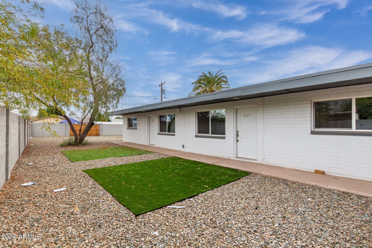 Foto principal - 1127 N Harold St