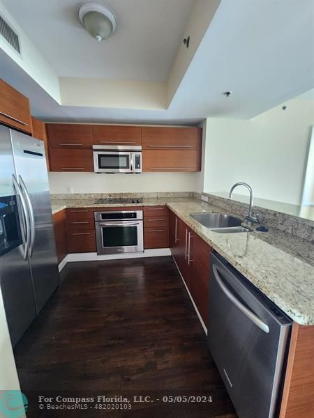 Building Photo - 2681 N Flamingo Rd