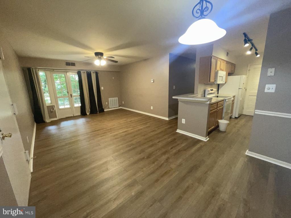 Foto principal - 5904 Bayshire Rd