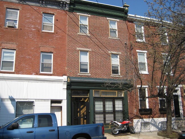 Building Photo - 554 N 17th St