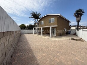 Building Photo - 1540 Pyramid Ave