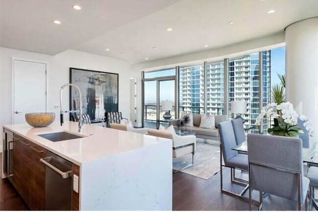 Foto del edificio - Modern Hi-Rise in Plano, Legacy West