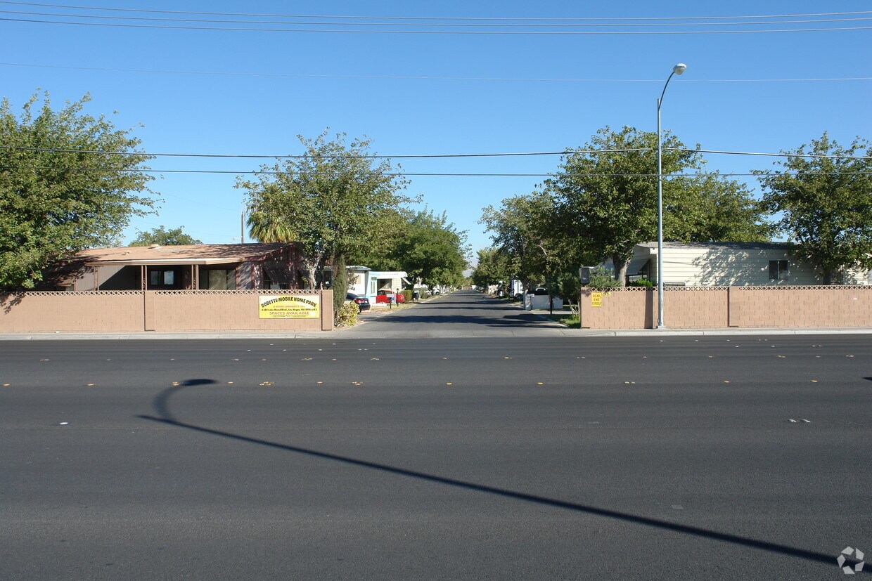 Foto del edificio - Bobette Mobile Home Park