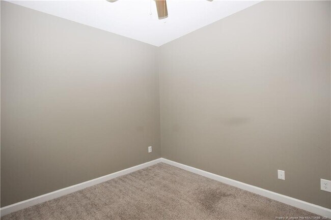 Foto del edificio - 5709 Pondhaven Dr