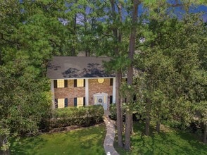 Building Photo - 8218 Oak Moss Dr