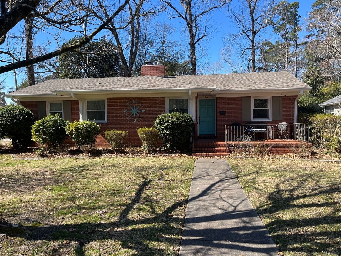 Mature Neighborhood, Modern Conveniences - Mature Neighborhood, Modern Conveniences