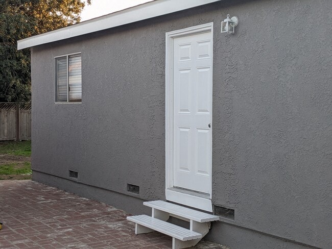 Foto del edificio - 3318 W 157th St