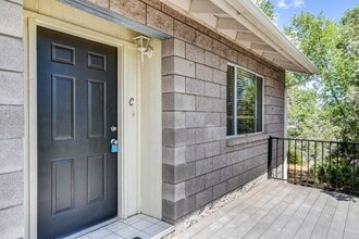 Building Photo - 114 Bradshaw Dr