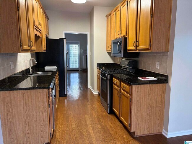 Foto del edificio - 241 Meadow Croft Cir