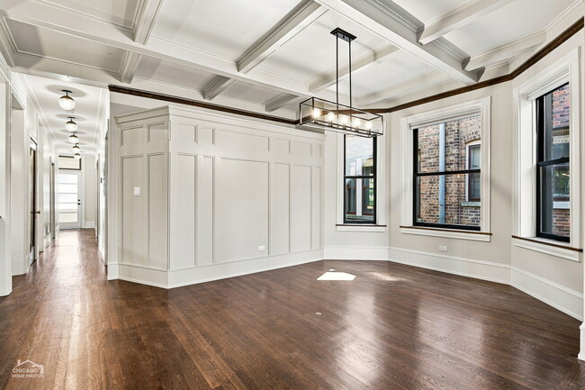 Building Photo - 5829 N Kenmore Ave