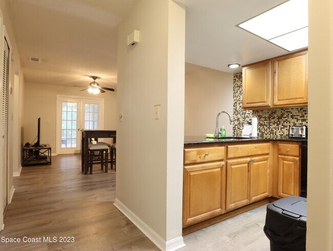 Building Photo - 3147 Sir Hamilton Cir
