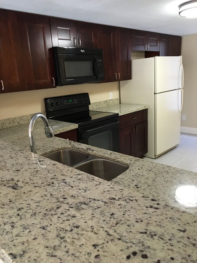 Photo - 17464 Dumont Dr Townhome