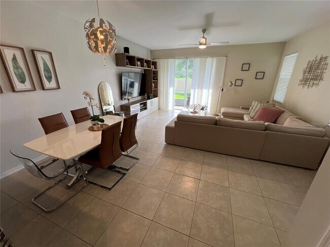 Building Photo - 6011 Strada Isle Wy