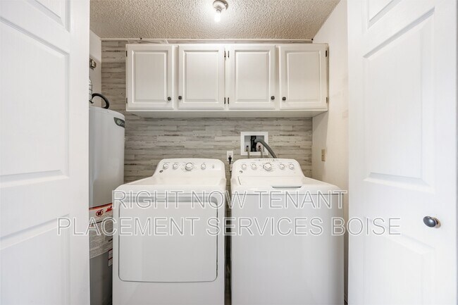 Building Photo - 11156 W Gunsmoke St
