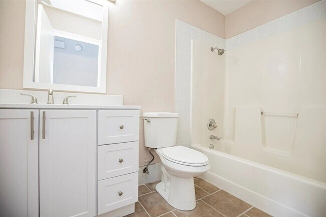 Foto del edificio - 2449 W Yvonne Dr