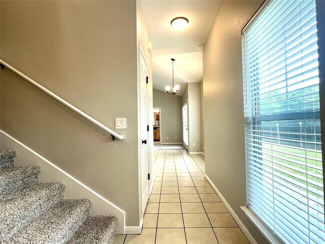 Foto del edificio - 1207 W N Loop Blvd
