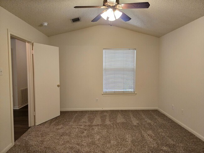 Foto del edificio - 3/2 Hewitt Duplex