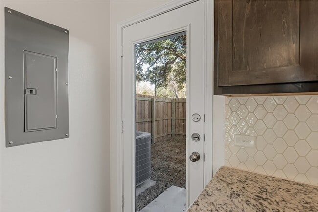 Building Photo - 601 W 24th St