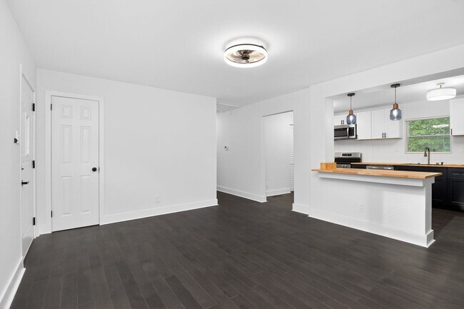 Foto del edificio - Charming 3BR/2BA Home located in NoDa!