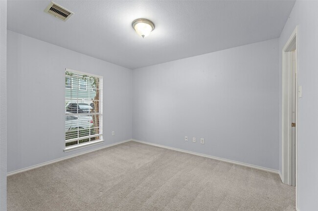 Foto del edificio - 11745 Logan Ridge Dr