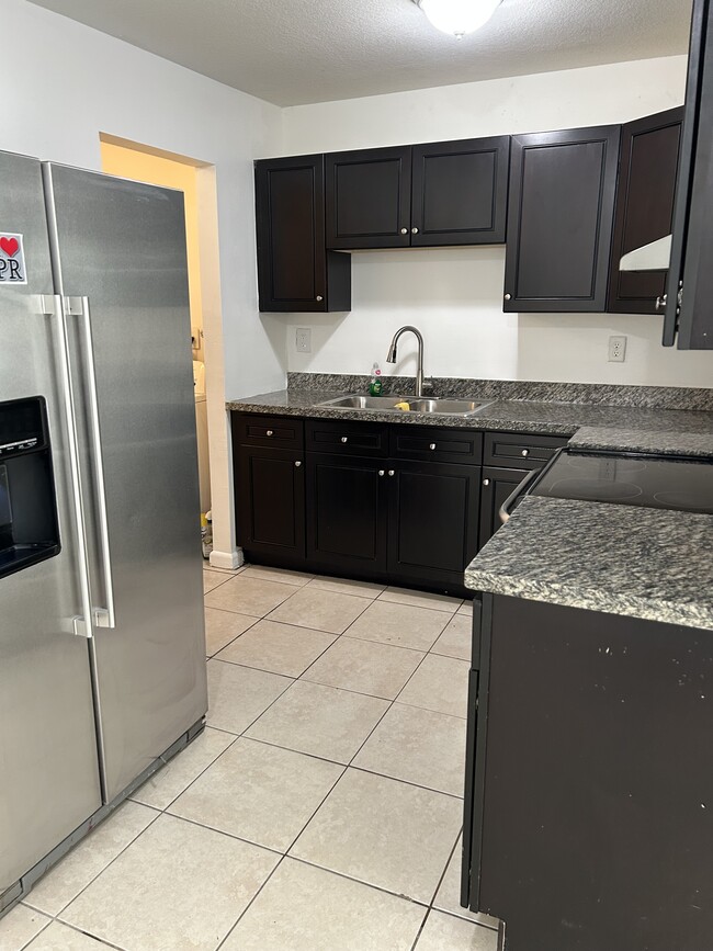 Foto del edificio - 5719 NW 27th Ct