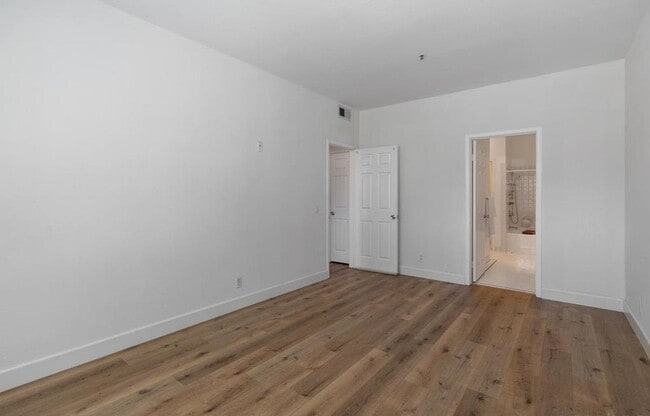 Building Photo - 5895 Friars Rd