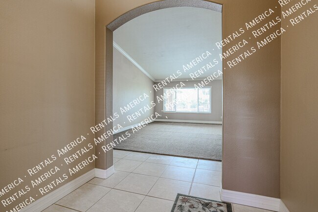 Foto del edificio - 6325 W Potter Dr