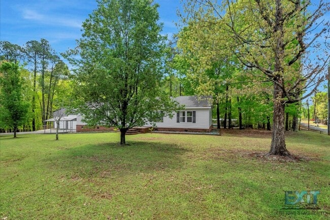 Building Photo - Welcome to this 3 Bedroom, 2 Bath Home in Wildwood Point!