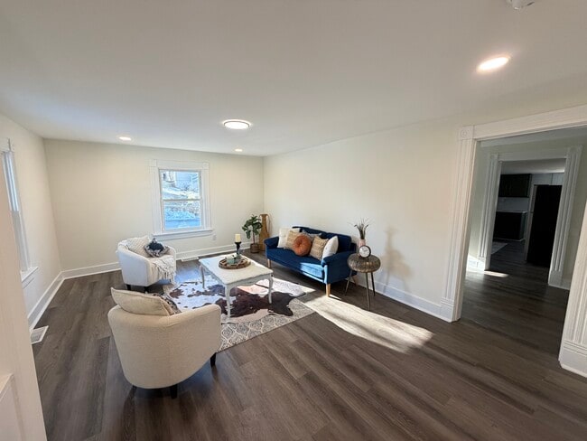 Foto del edificio - 2961 Triangle Pl