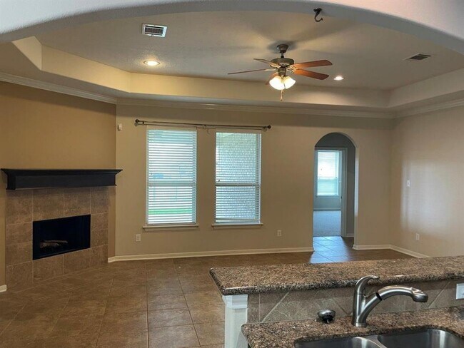 Building Photo - 6214 Oxford Lake Dr