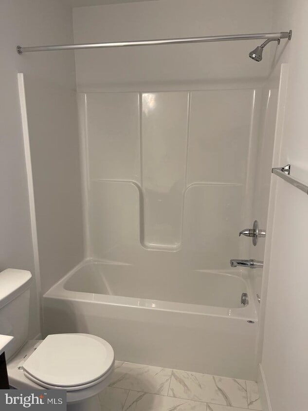 Primary Photo - 112 Larkin Dr