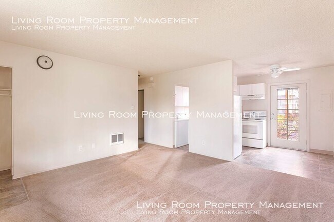 Building Photo - Affordable Duplex in the Heart of Humboldt