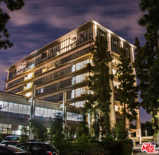 Foto del edificio - 1115 Sunset Blvd