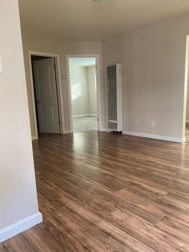 Building Photo - 427 A St