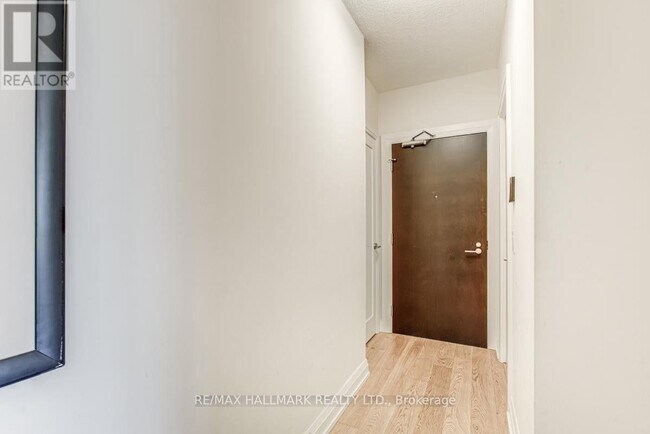 Building Photo - 2-1802 Anndale Dr