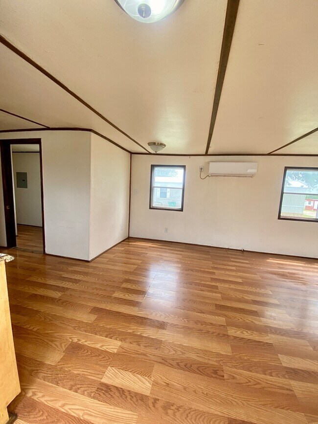 Foto del edificio - 150 Private Road 1610