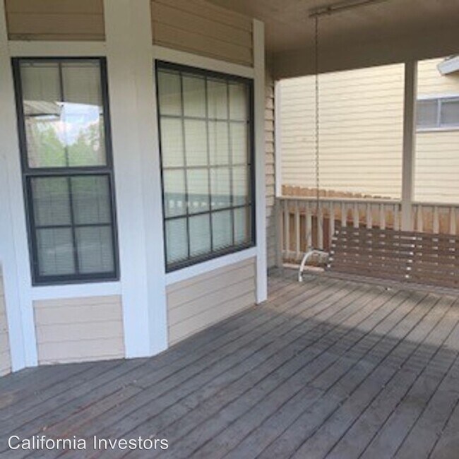 Building Photo - 8476 Whispering Oak Ln