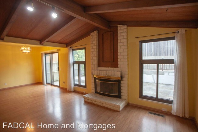 Building Photo - 3 br, 1.5 bath House - 252 Dennis Drive