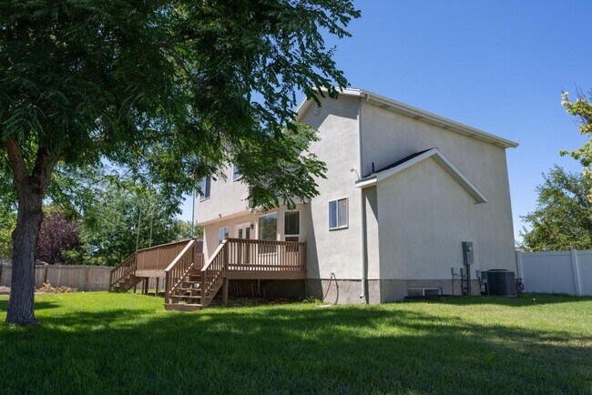 Building Photo - 294 E Stonebridge Dr