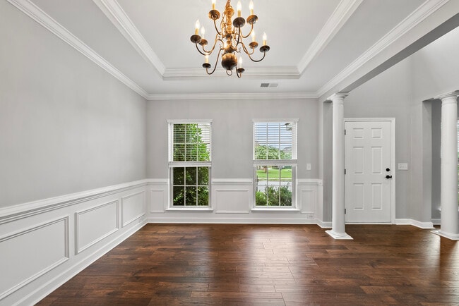 Building Photo - 1004 Crinoline Ln