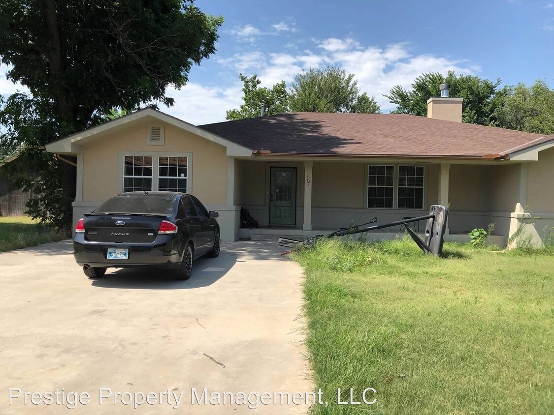 Foto principal - 2 br, 1 bath House - 507 W Harper