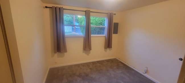 Building Photo - 922 Gellatly St