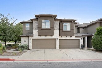 Building Photo - 2880 Donnell Dr