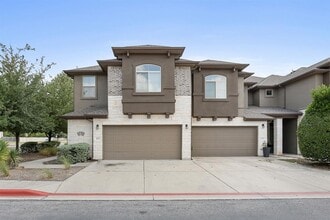 Building Photo - 2880 Donnell Dr