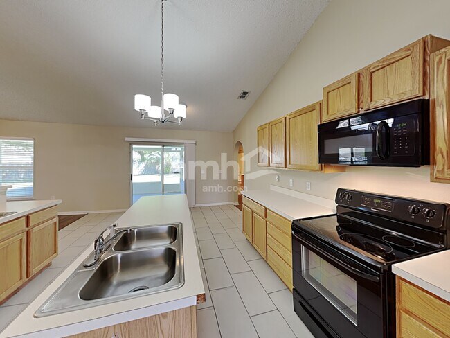 Foto del edificio - 3417 Hickory Hammock Rd