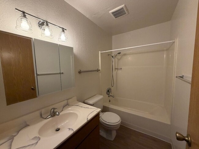 Building Photo - 1016 Loni Dr